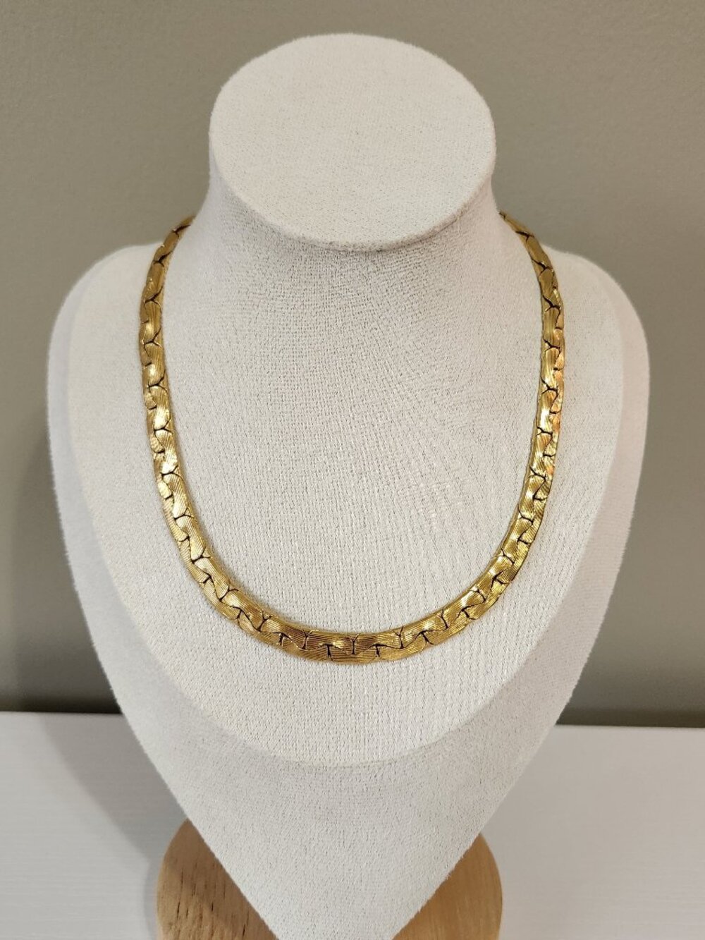 Vintage Monet Gold Tone Fishbone Herringbone Choker Necklace 15" Signed